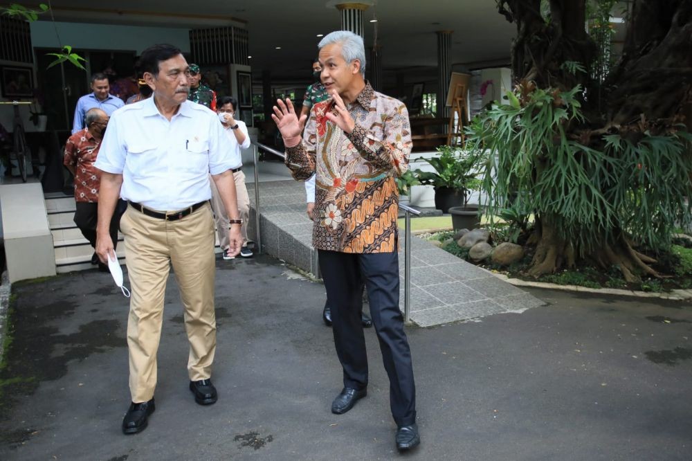 Luhut Ketemu Ganjar Pranowo di Semarang, Sepakat Tunda Kenaikan Tarif Borobudur 