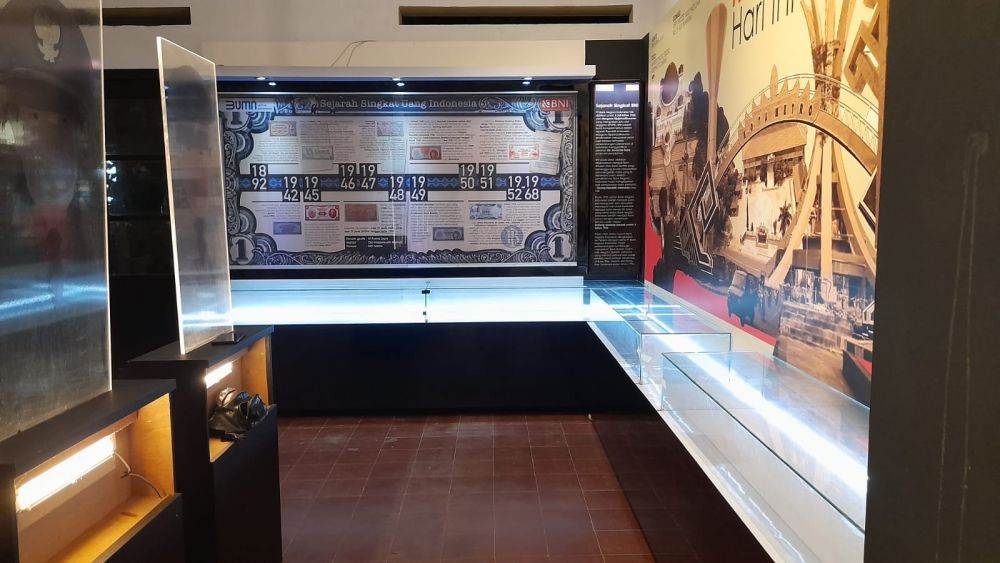 HUT Metro ke-85, RIS Luncurkan Koleksi Uang Kuno dan Pameran Onthel