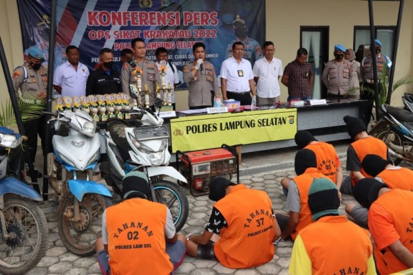 Ops Sikat Krakatau, Polres Lamsel Ungkap Kasus Perampokan Sopir Truk