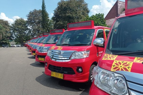 Kontingen Fornas VI Sumsel Gunakan Angkot Jadi Alat Transportasi