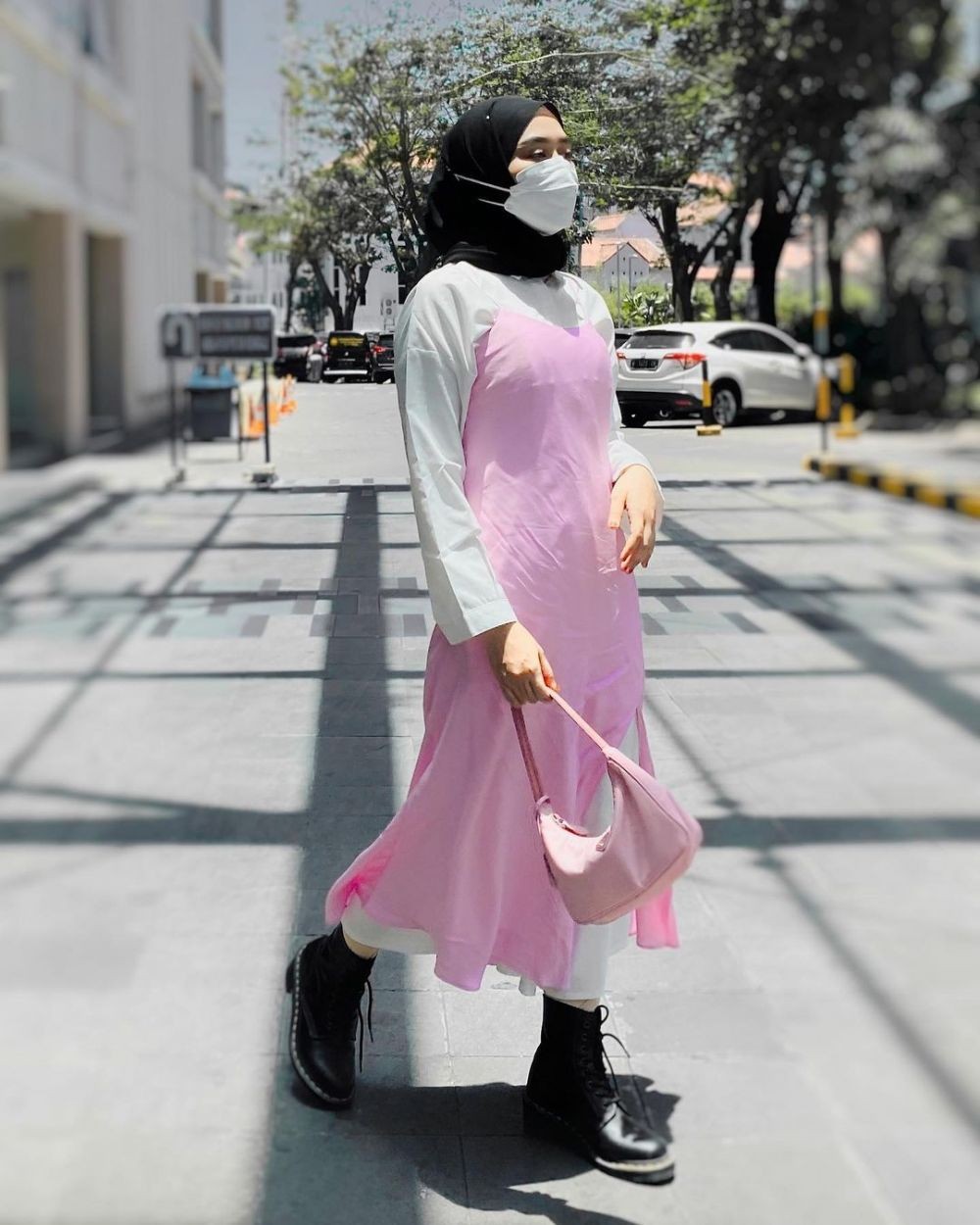 11 Padu Padan Hijab Dengan Outfit Berwarna Cerah 4118