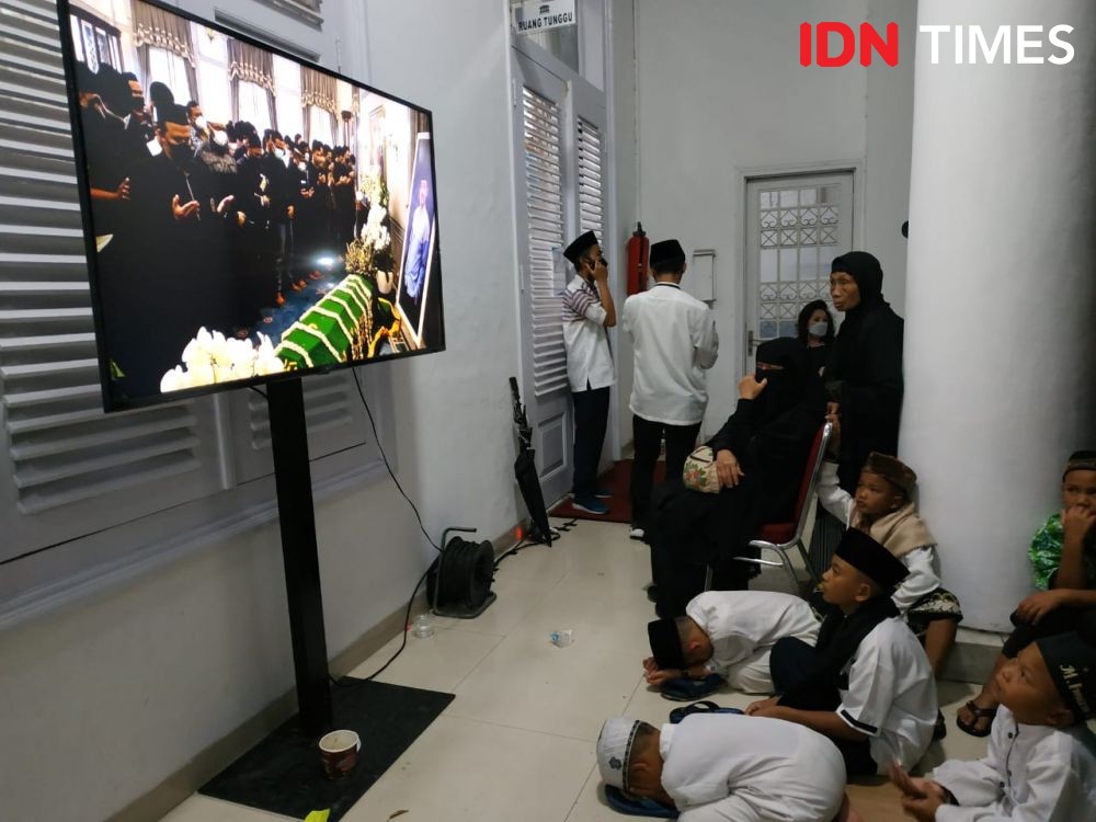 9 Potret Jenazah Eril hingga Antrean Warga Bandung di Gedung Pakuan
