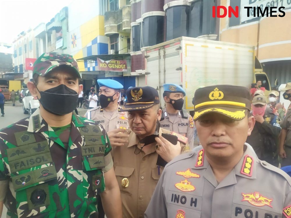 Ilegal, 14 Plang Ormas Khilafatul Muslimin di Bandar Lampung Dicopot