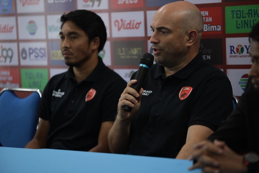 Pemain dan Pelatih PSM Makassar Serukan Sepak Bola tanpa Kekerasan