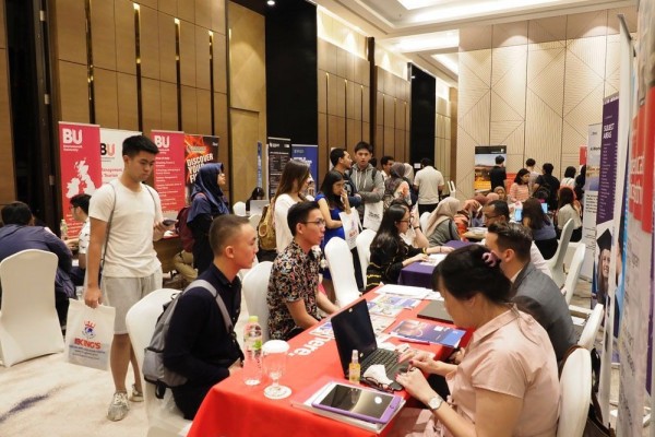 Kalian Mau Kuliah di Inggris, Cari Infonya di IBEC UK Expo 18-19 Juni