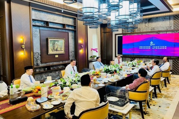PAN: Tak Ada Pelanggaran Hukum Jokowi Ketemu Elite Parpol di Istana
