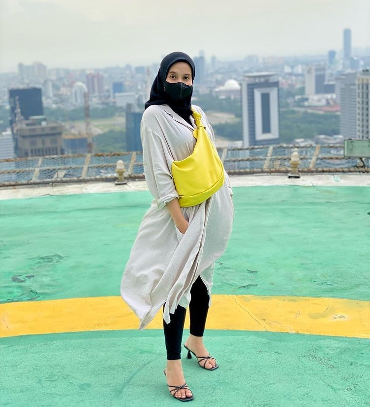 Ootd Ala Nadya Arifta Gaya Hijab Si Budhegram Yang Variatif