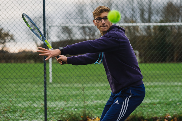 5 Perbedaan Bola Besar dan Bola Kecil yang Penting Dipahami, Apa Saja?