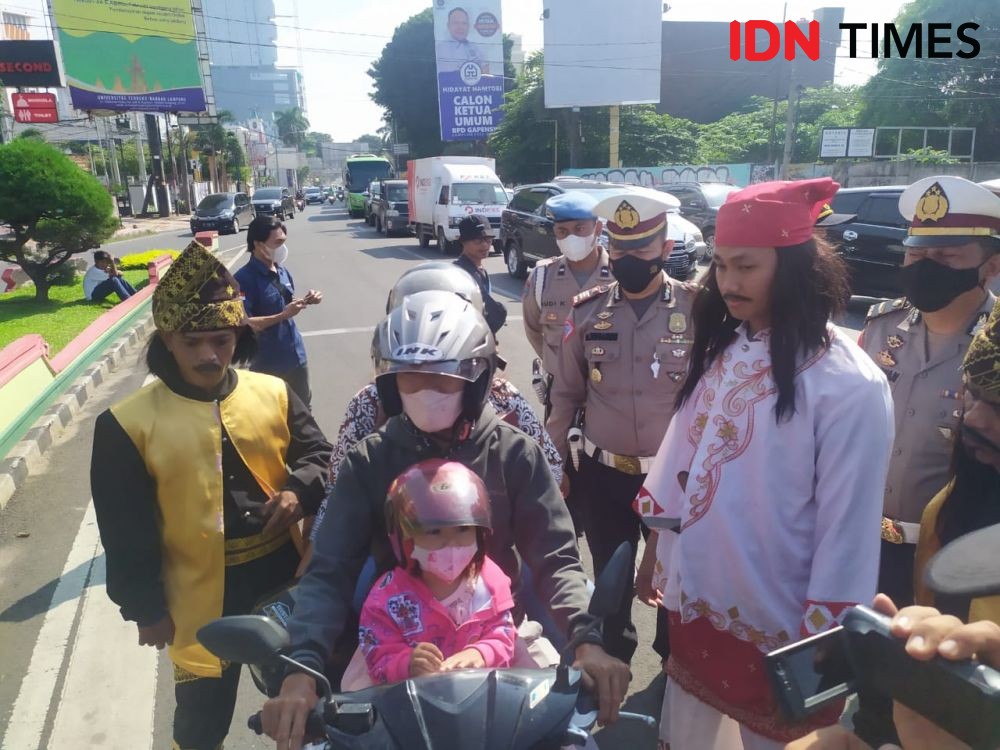 Satlantas Polresta Bandar Lampung Imbau Pemotor Tak Pakai Sandal Jepit