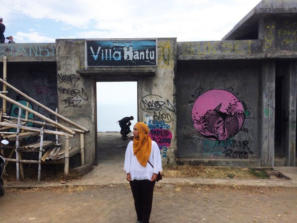 Villa Hantu Tapi Gak Seram Hanya Ada di Lombok, Sunsetnya Indah!
