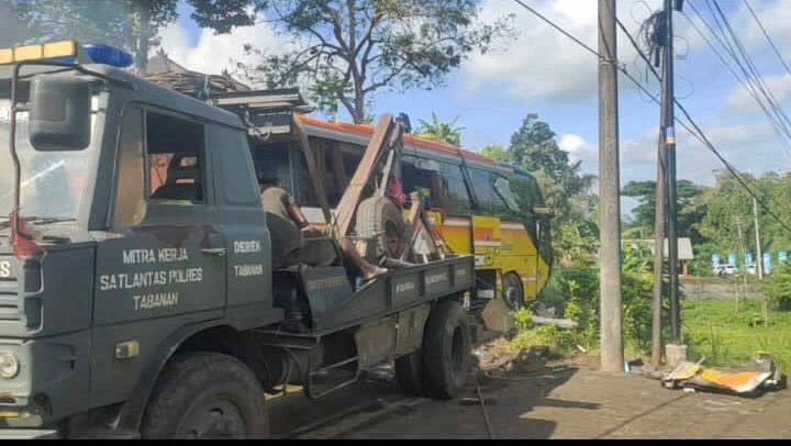 Sopir Bus Jadi Tersangka Kecelakaan Beruntun di Baturiti