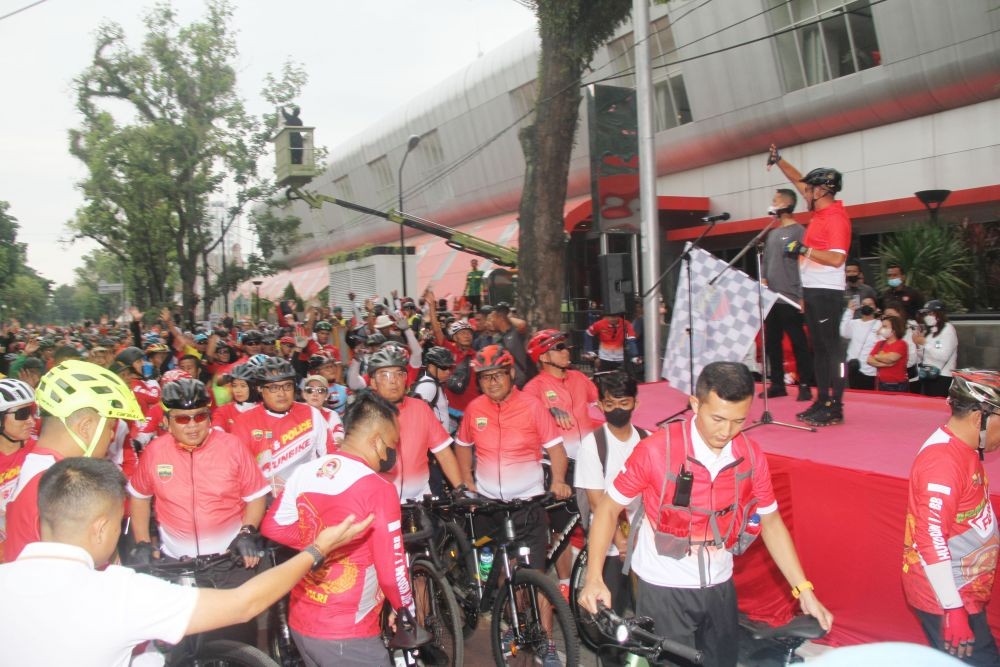 Jelang Hari Bhayangkara, Edy Lepas 5.000 Peserta Fun Bike Semarak 2022