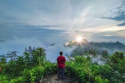 10 Wisata Yogyakarta Trekking, Dibuat Takjub Alamnya   