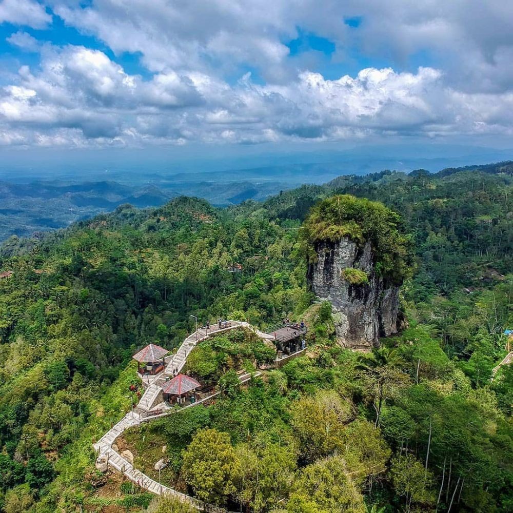 10 Wisata Yogyakarta untuk Trekking, Dibuat Takjub dengan Alamnya   