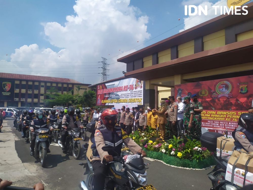 HUT Bhayangkara ke-76, Polda Lampung Tebar 7.600 Paket Sembako 