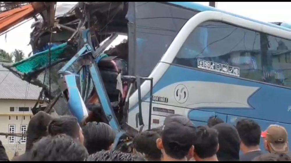 Kronologi Kecelakaan Maut Bus PMS Vs PMH di Labusel