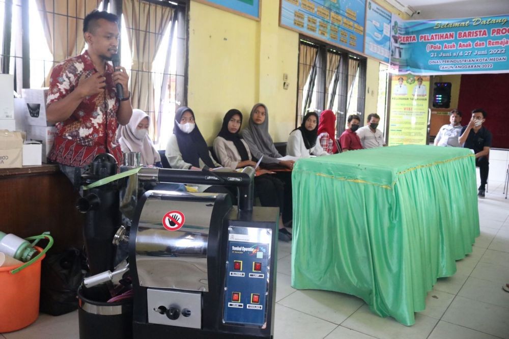 Wujudkan Ekonomi Kreatif, Remaja Medan Dilatih Jadi Barista Kopi