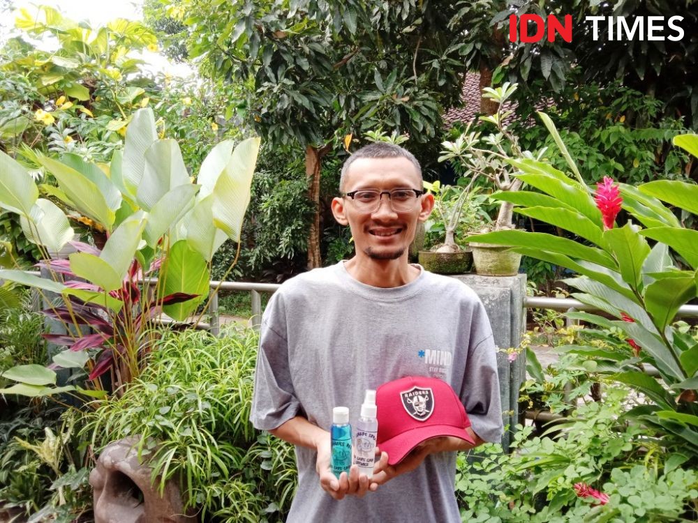 Dari Hobi, Yo Caps Care Jadi Pionir Reparasi Topi di Jogja