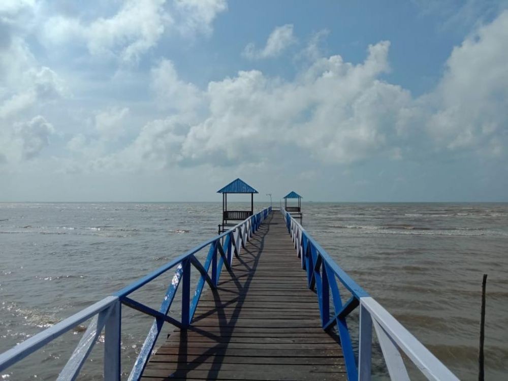 Peran PLN dalam Mendorong Pariwisata Pantai Ambalat 