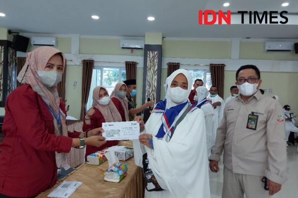 Jemaah Haji Embarkasi Makassar Dapat Uang Saku Rp 5,8 Juta