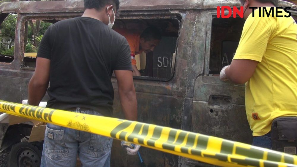 Penumpang Terpanggang dalam Kebakaran Angkot di Subang