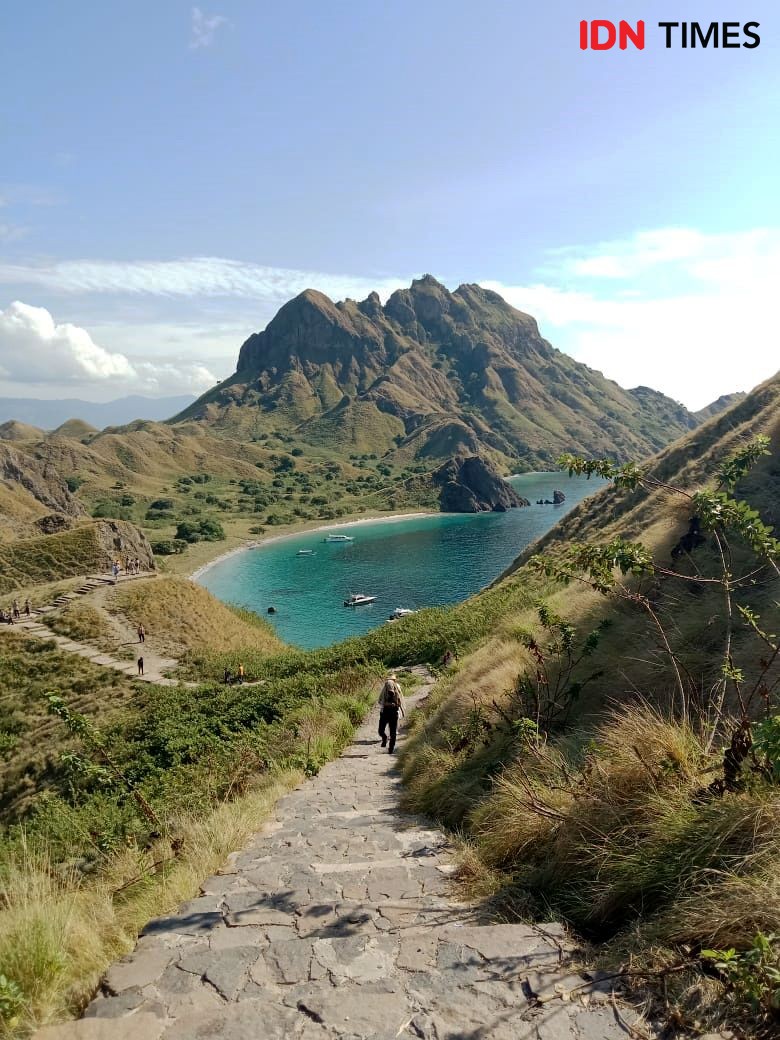 Berlayar dengan Kapal Pinisi Bersama Pelaut Bugis di Labuan Bajo