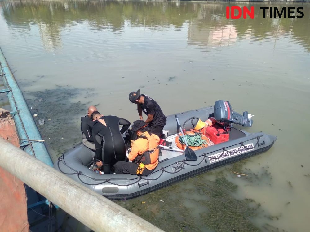 5 Jam Pencarian, Perempuan Terjun ke Sungai Wonokromo Ditemukan