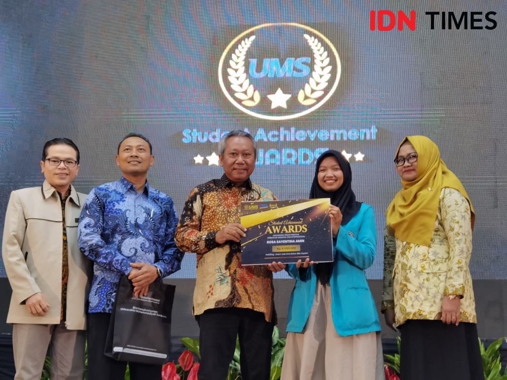 Cerita Rosa Sayentika, Mahasiswi UMS Raih Student Award