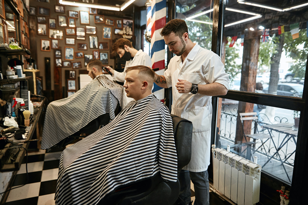 5 Perbedaan Barbershop Dan Pangkas Rambut, Jarang Diketahui!