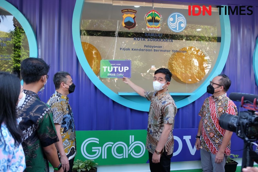 Pertama di Indonesia Grab OVO Buka Drive Thrue ETP di Solo