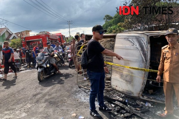 Polisi Buru Sopir Pengangkut Solar yang Meledak dan Membakar Rumah