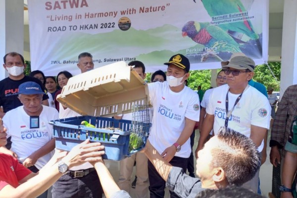 15 Ekor Burung Endemik Sulawesi Dilepasliarkan di TWA Batuputih
