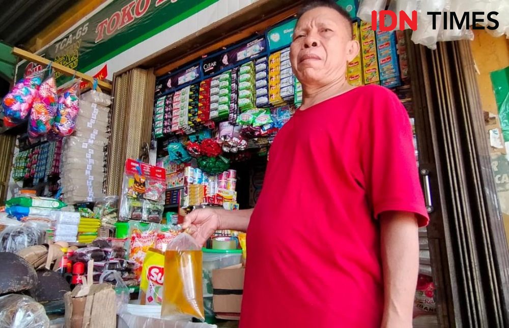 Balada Beli Minyak Goreng Curah Pakai PeduliLindungi di Lampung