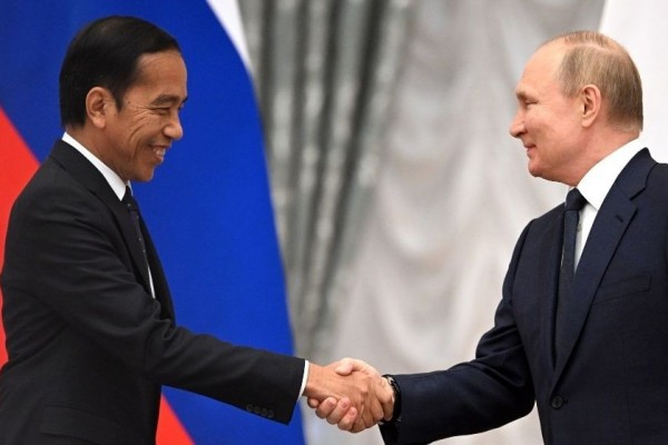 Temui Jokowi, Putin Tawarkan Investasi Jalur Kereta di IKN Nusantara 