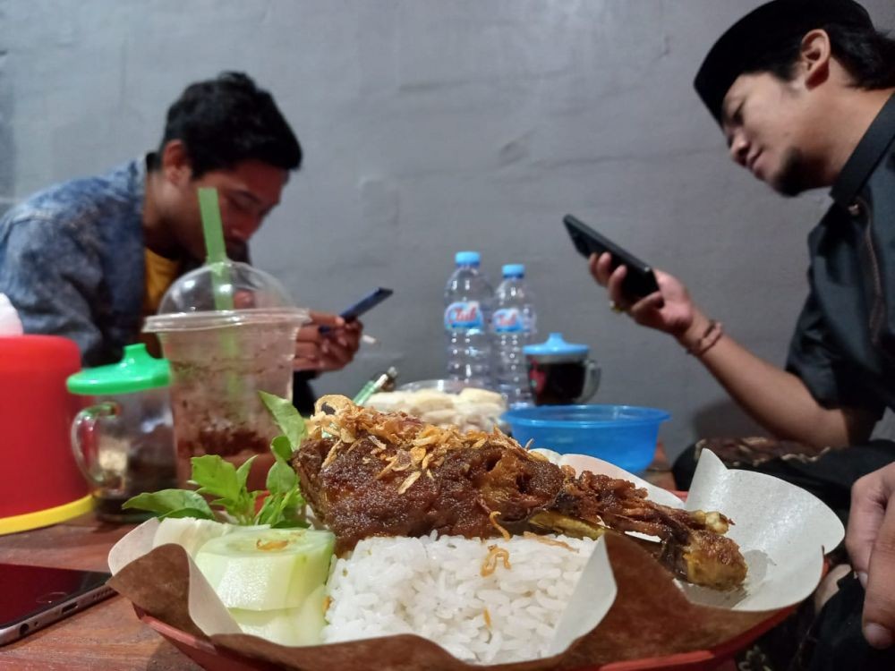 Bebek Songkek, Kuliner Lezat Tak Bikin Bokek