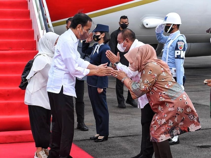 Jokowi ke Sumut, Resmikan Revitalisasi Lapangan Merdeka Hingga ke Nias