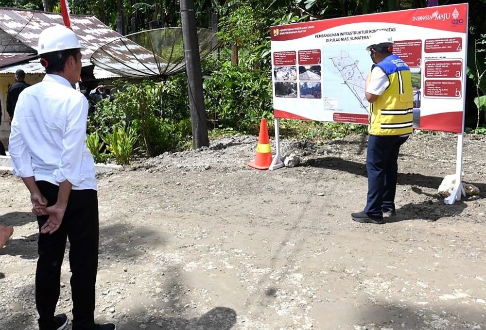 Kunjungan ke Nias, Presiden Jokowi Sentil Infrastruktur Jalan Rusak