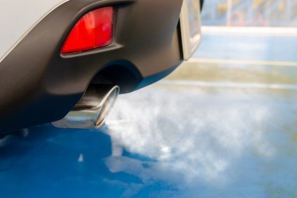 Bahaya Gas yang Dikeluarkan Kendaraan Bermotor dan Tips Menguranginya