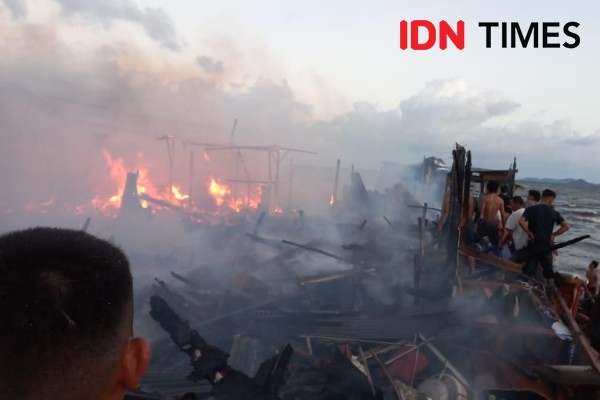 Kebakaran Hebat! 8 Rumah di Bandar Lampung Hangus