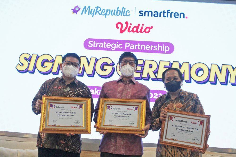 Smarfren, MyRepublic Dan Vidio Kolaborasi Hadirkan Hiburan