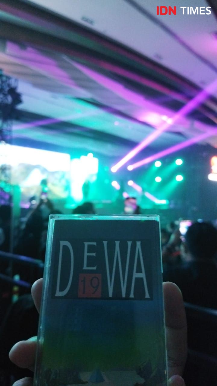 Memutar Ulang Waktu bersama DEWA 19 di Makassar