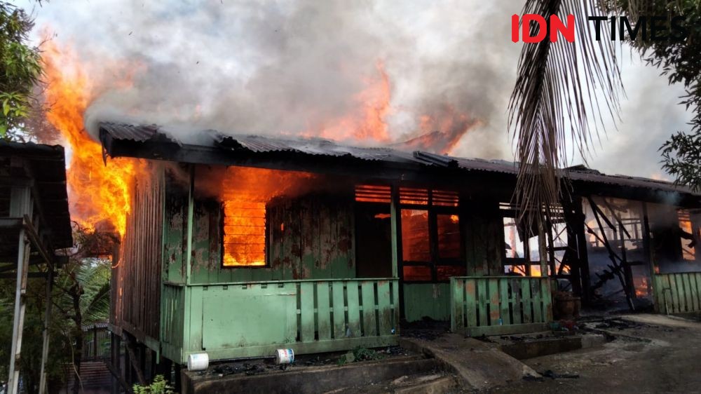 Asrama Milik TNI AD Bengrah Kodam Mulawarman Terbakar