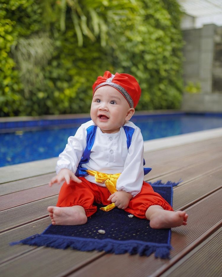 10 Potret Rayyanza Cipung Cosplay Jadi Baby Aladdin