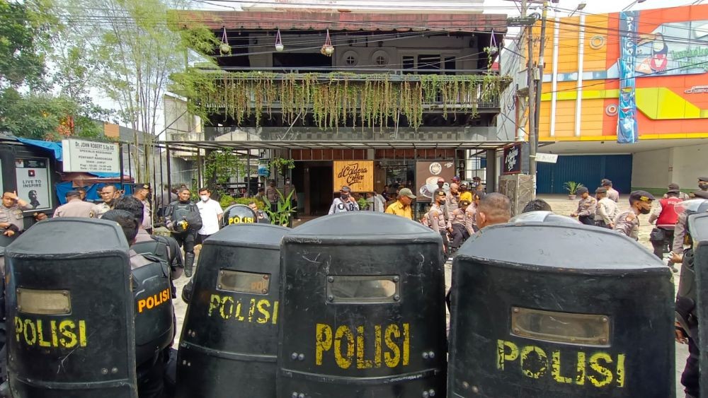 33 Orang Ditangkap saat Eksekusi D'Caldera Coffee di Medan