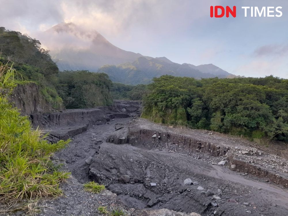Misteri Bungker 'Menangis' Kaliadem di Gunung Merapi