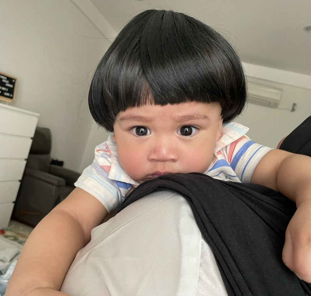 10 Potret Gemas Rayyanza Pakai Wig Mama Gigi Iseng Banget
