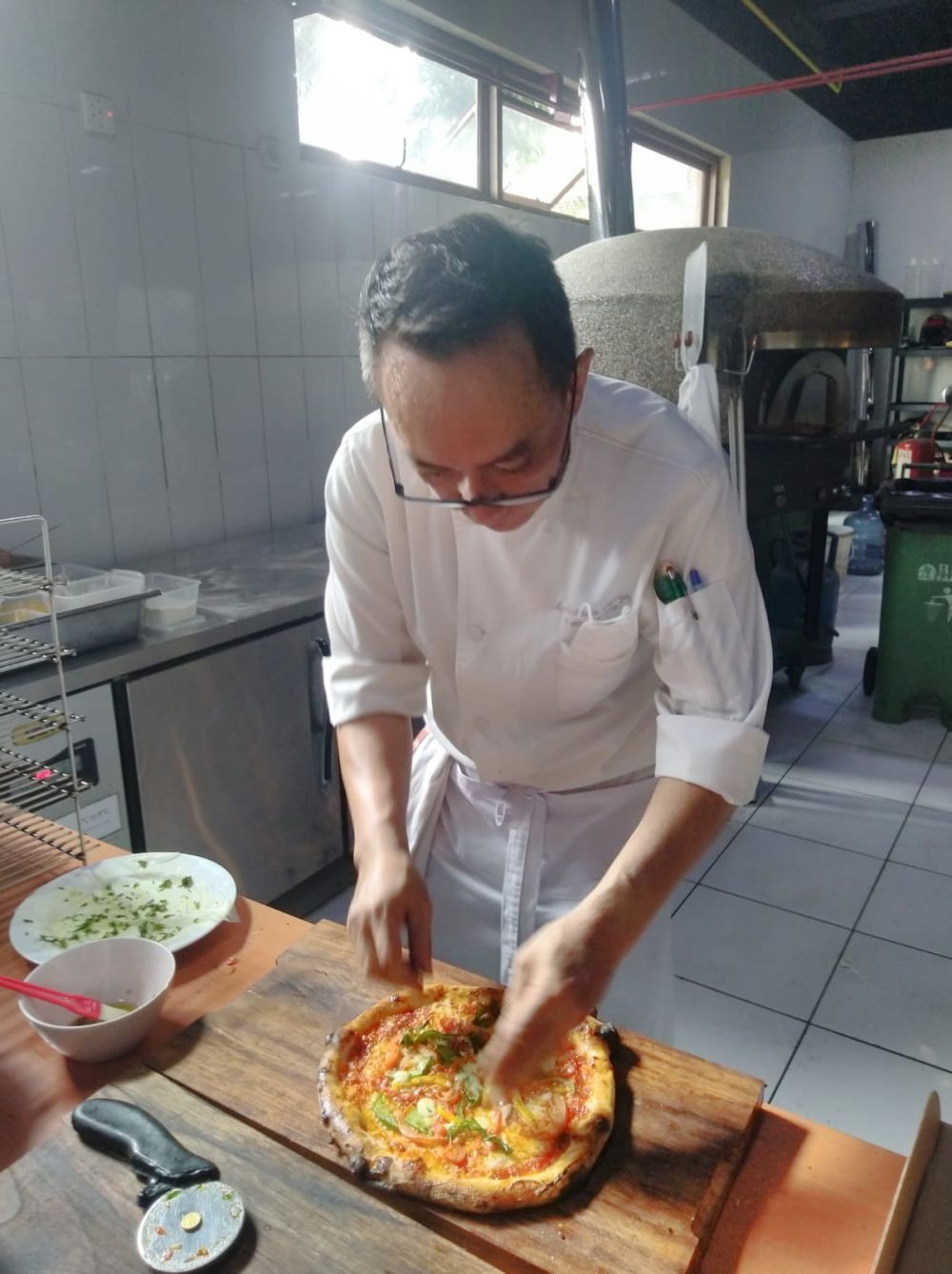 Surosowan Bikin Pizza Khas Italia, Intip Promonya!
