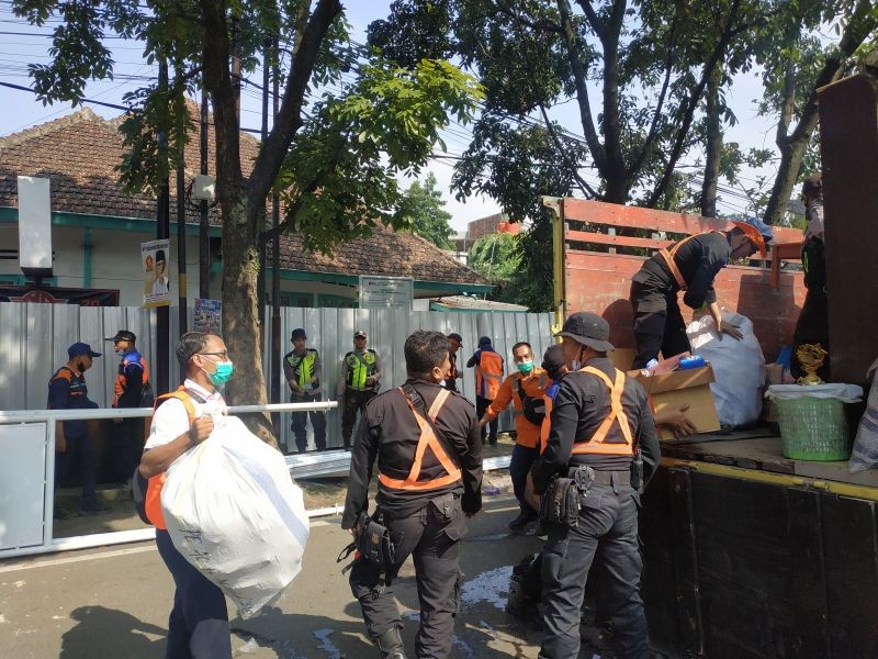Amankan Aset di Bandung, Petugas PT KAI Mendapat Perlawanan Warga