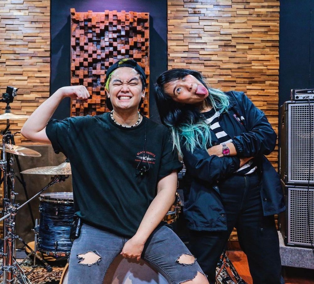 Potret Bounty Ramdhan, Drummer yang Makin Nyetel dengan Sheila On 7