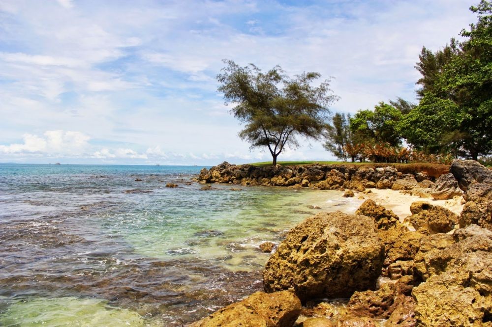 10 Deretan Pantai Anyer yang Bagus dan Cocok untuk Liburan